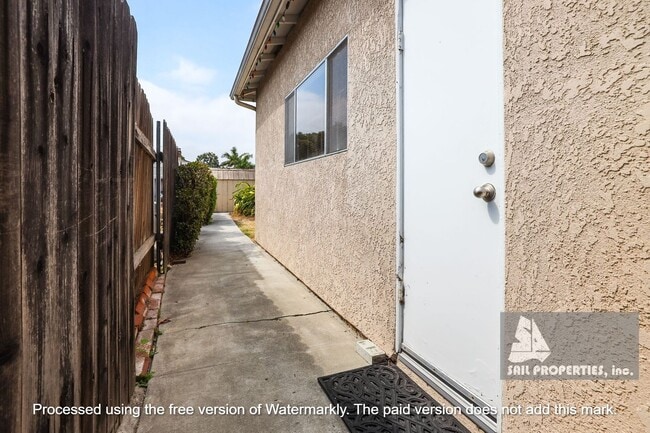 Building Photo - 10182 Lampson Ave