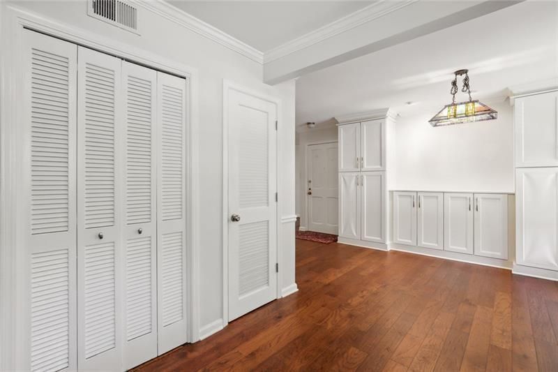 Building Photo - 75 Montre Square NW