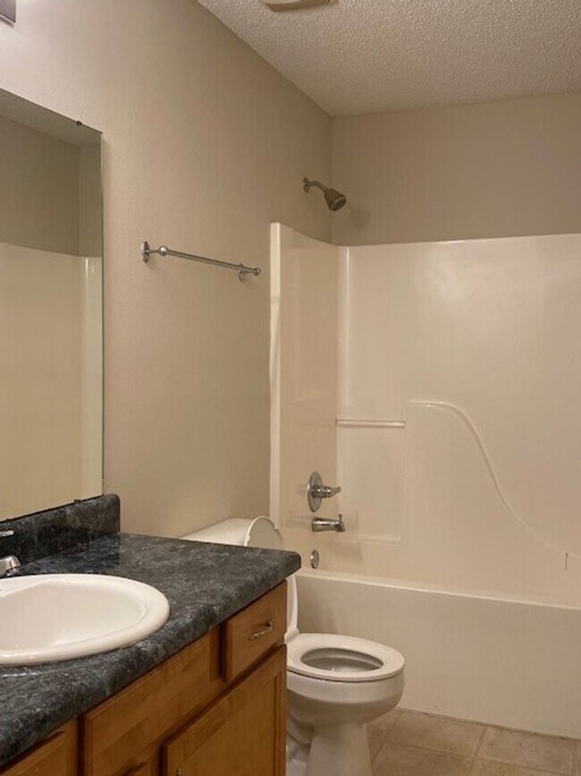 Building Photo - 25855 Argonne Dr