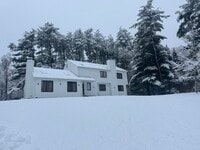 Building Photo - 12 Echo Ln