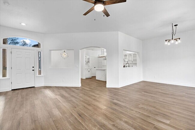 Building Photo - 10556 E Greenbury Way