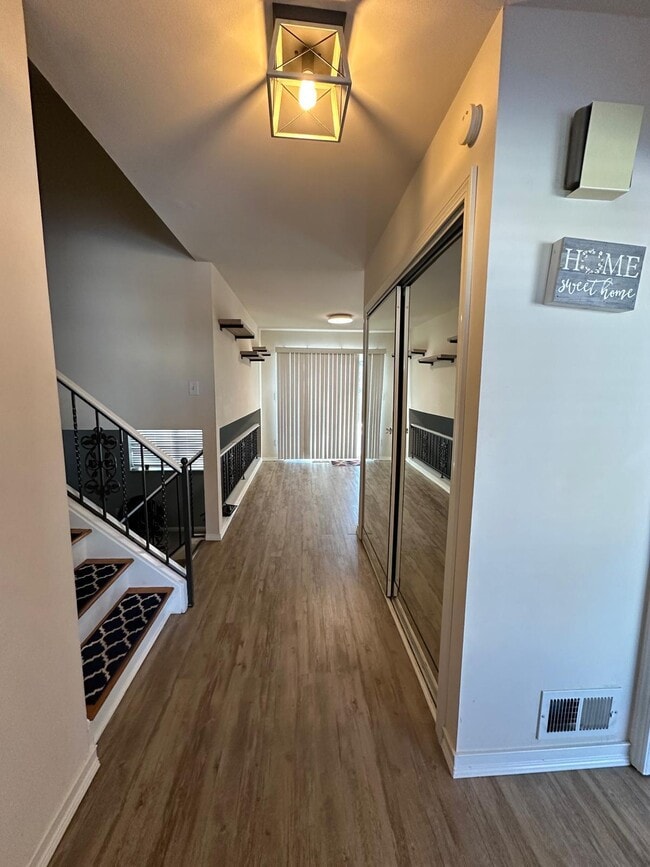 Building Photo - 2184 Cumberland Dr