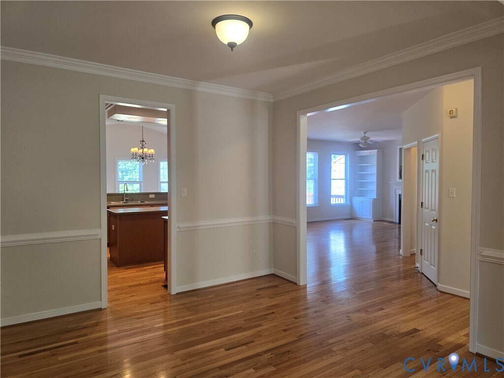 Building Photo - 9521 Pine Trails Ct