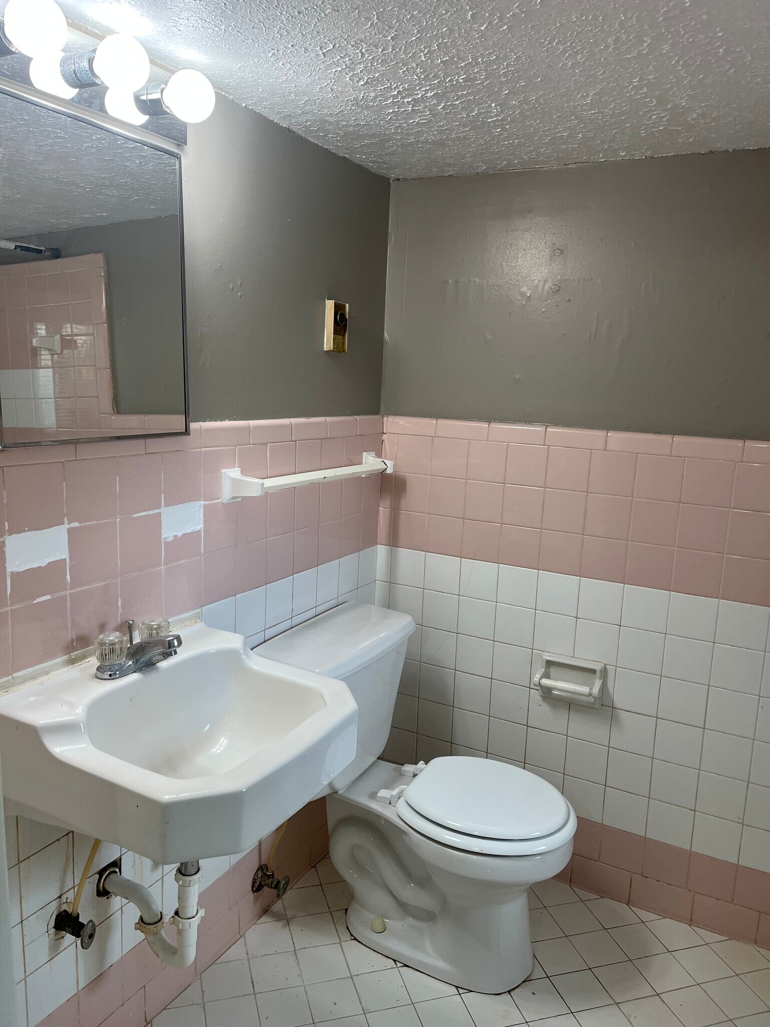 Building Photo - 4048 Brick Church Pike