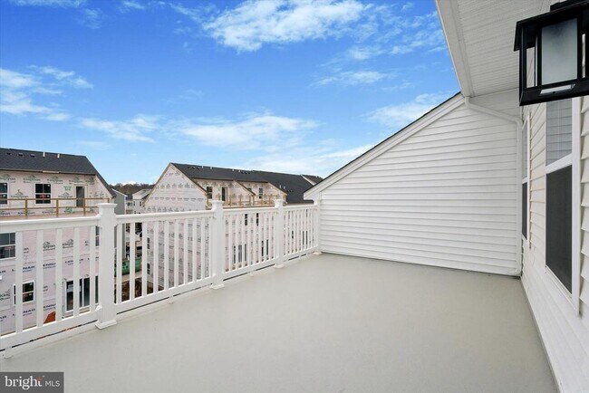 Building Photo - 19 E Front St