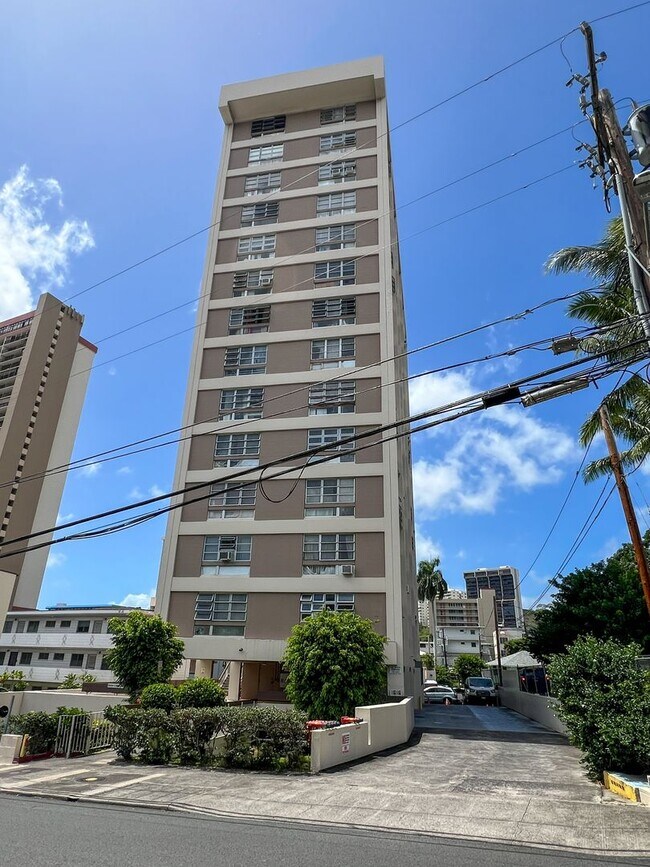 Building Photo - 2 Bedrooms | 1 Bathroom | in Makiki