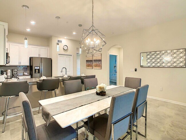 Building Photo - 1520 Oasis Club Blvd