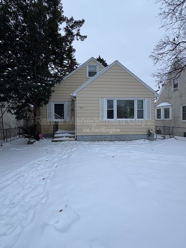 Building Photo - 1905 N 44th Ave