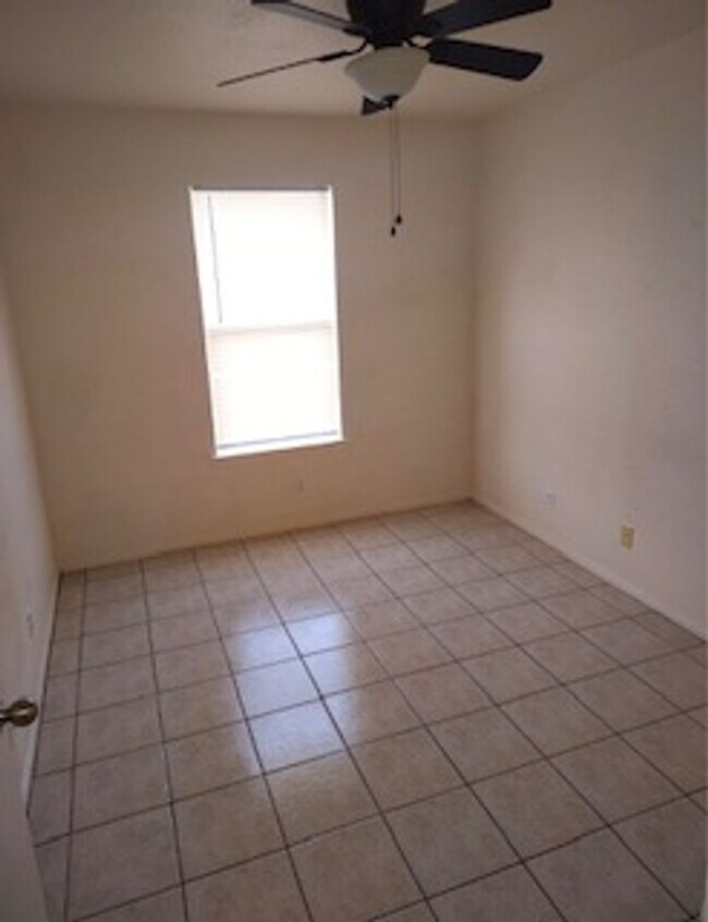 Building Photo - 508 Alpine St