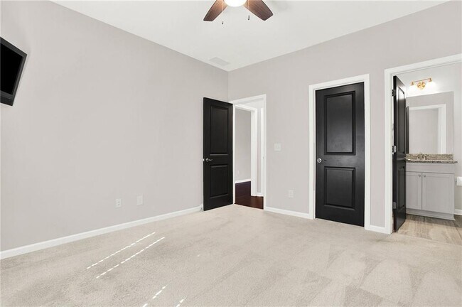Building Photo - 309 Trappers Bluff