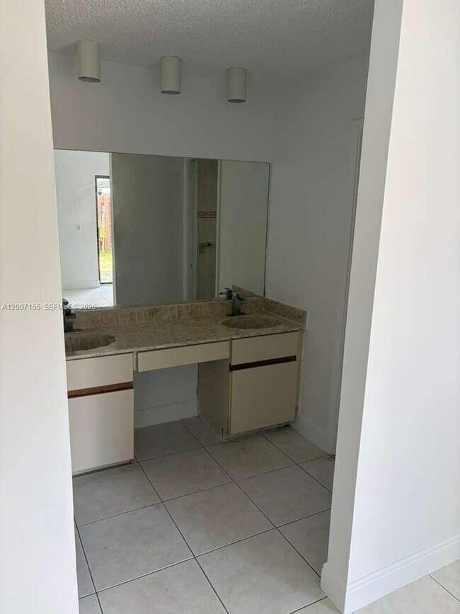 Building Photo - 17317 NW 63rd Ave