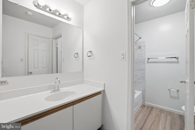 Building Photo - 2844 Yarling Ct