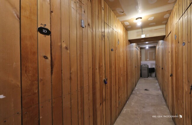 Building Photo - 510 W Miner St