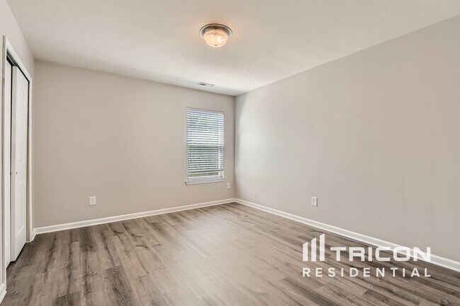 Building Photo - 1804 Hoosac Dr