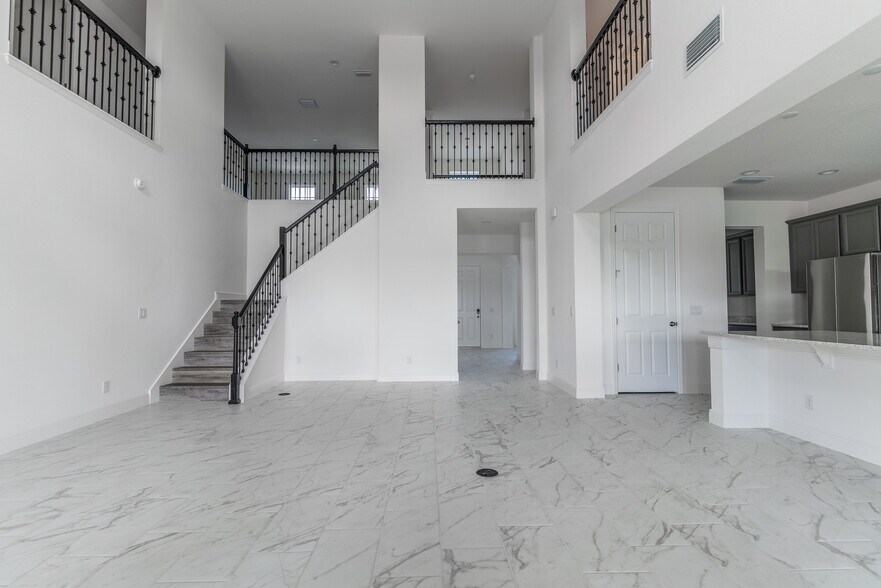 Building Photo - 5018 Down Ct