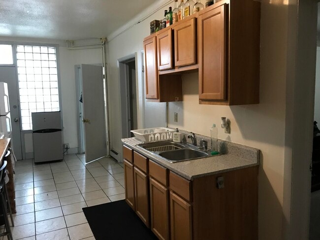 Building Photo - 1307 N Milwaukee St