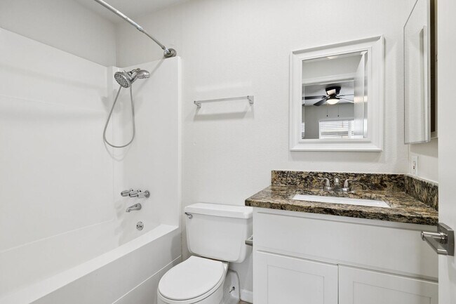 Building Photo - 6816 N 35th Ave