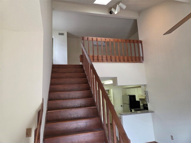 Building Photo - 2425 Holly Hall St