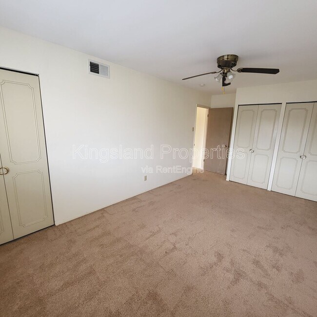Building Photo - 5353 Walsh St