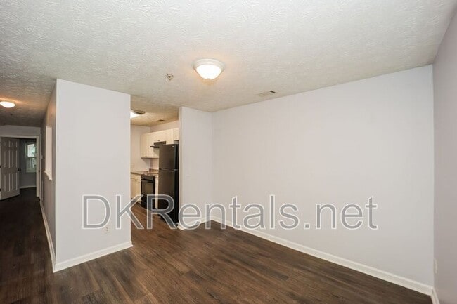 Building Photo - 12101 Fairington Ridge Cir