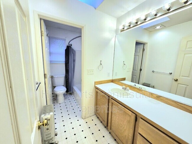 Building Photo - 24550 S Kingston Rd NE