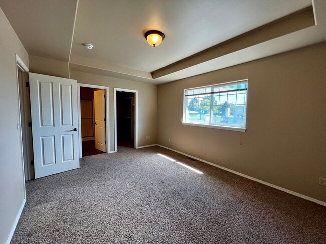 Building Photo - 636 S 36th Ave