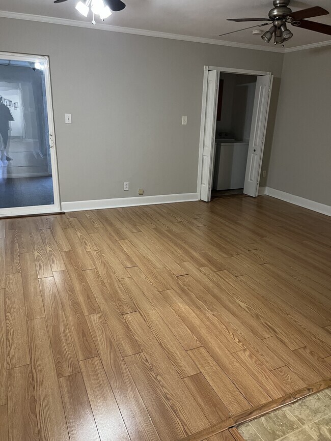 Building Photo - 5758 E Hastings Arch