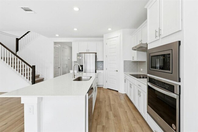 Building Photo - 2124 Ridge Runner Dr