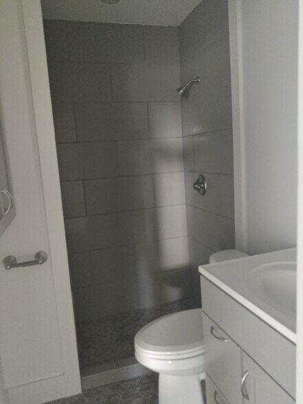 Bathroom - 1875 Montclaire Ln