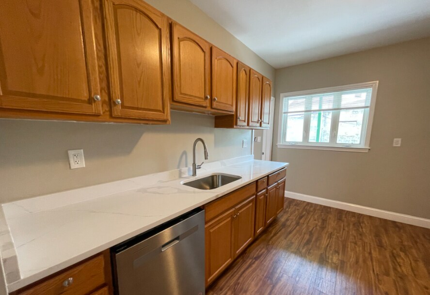 Building Photo - 227 Holland St