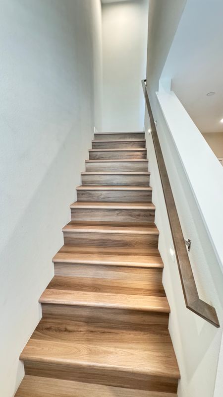 Building Photo - 1307 W Cara Dr