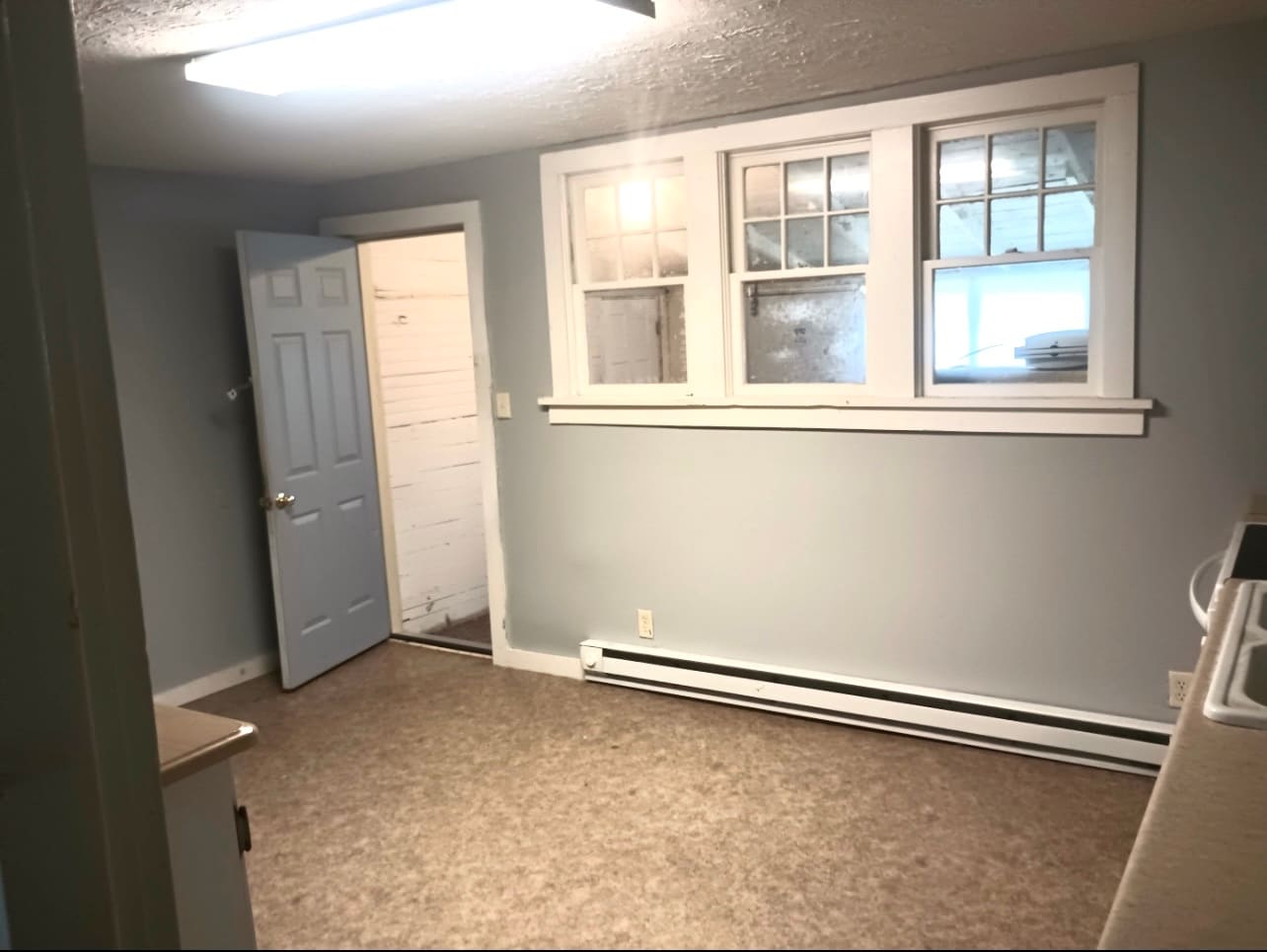 Building Photo - 227 S Main St