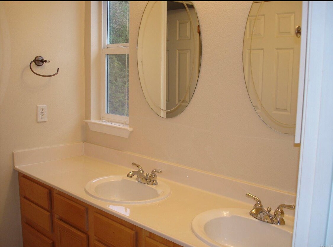 Building Photo - 4247 Flat Rock Cir