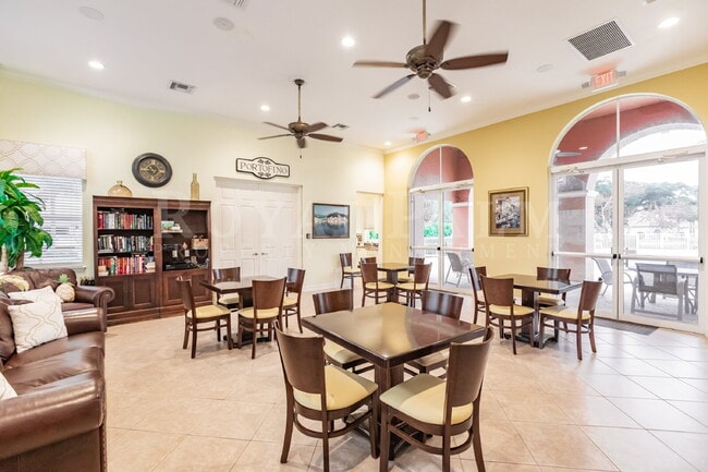 Building Photo - 12060 Lucca St