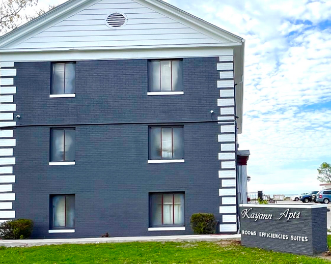 Building Photo - 1163-1203 E Erie Ave
