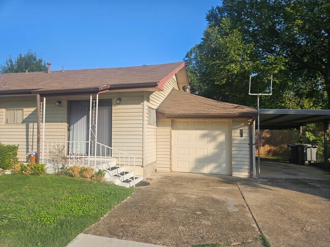 Building Photo - 7721 Mohawk Dr