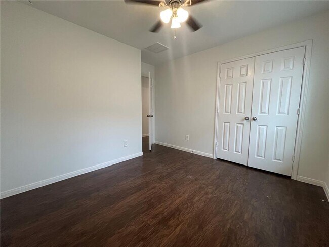 Building Photo - 13429 Raintree Dr