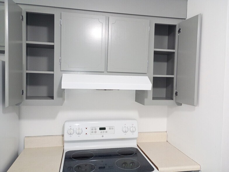 Building Photo - 14 Flint Dr