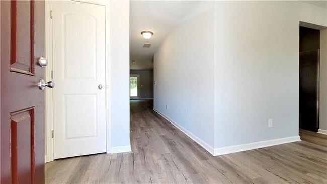 Building Photo - 2566 Piering Dr