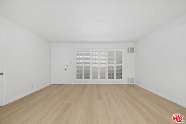 Building Photo - 2621 S Centinela Ave