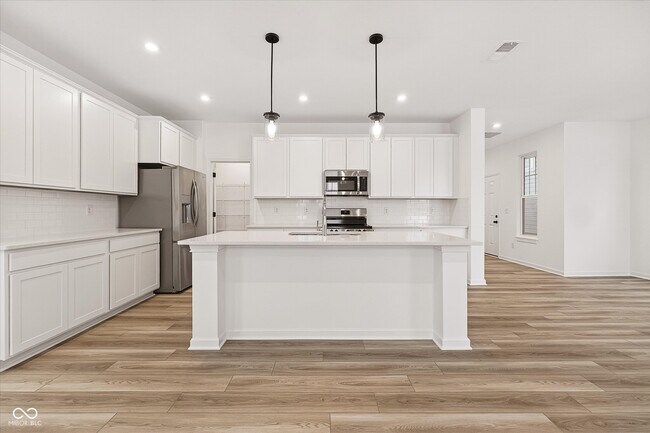 Building Photo - 16067 Meadow Frost Ct