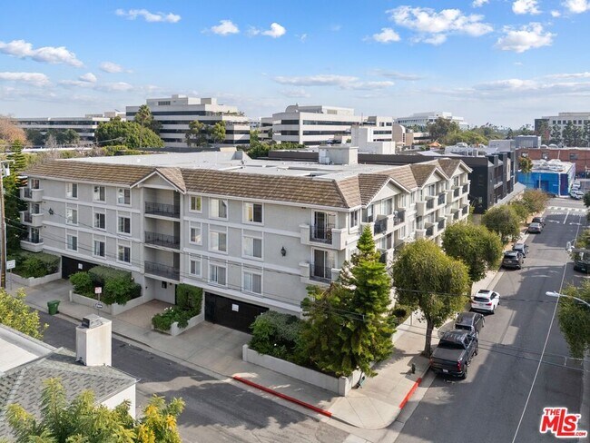 Building Photo - 2308 Schader Dr