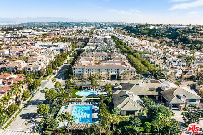 Building Photo - 13080 Pacific Promenade
