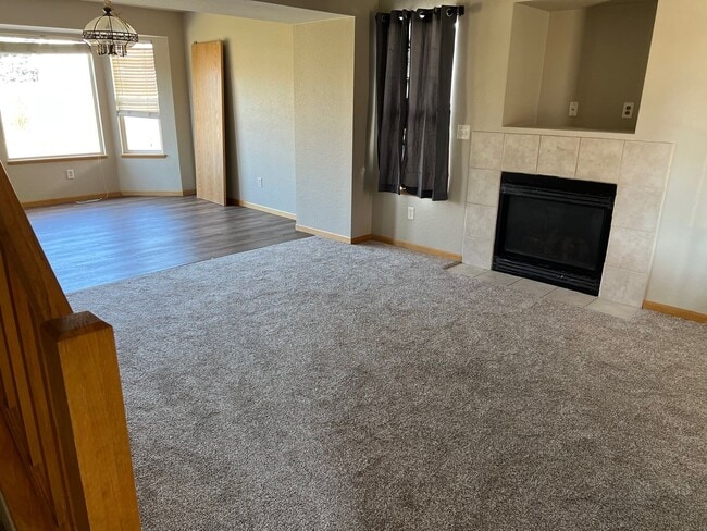 Building Photo - Home in Wellington Pointe!