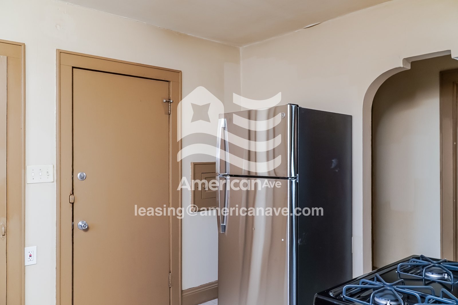 Building Photo - 4037#4101 Lower West Fairmount Avenue, 53209; #730423 - 730423