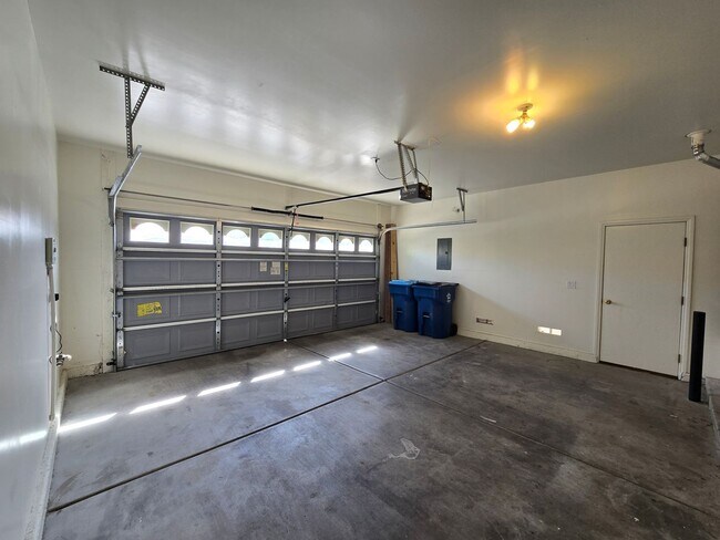 Building Photo - A Fabulous single story home in NW Las Vegas