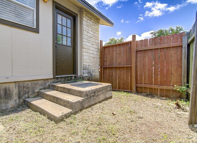 Building Photo - 9624 Sugar Hill Dr
