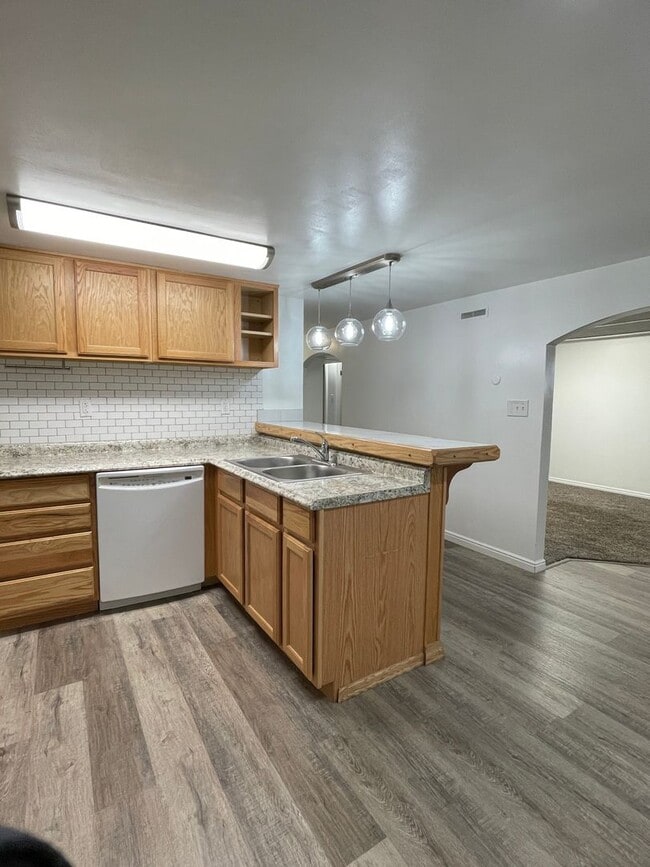 Building Photo - 5520 S 2050 W
