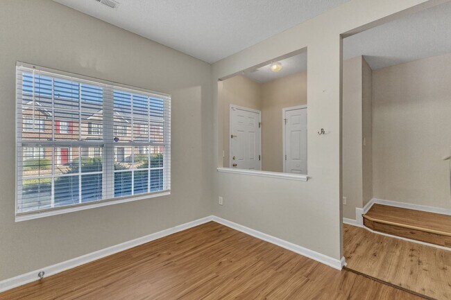 Building Photo - 3 Bedroom Brick Front Carraige Downs Townh...