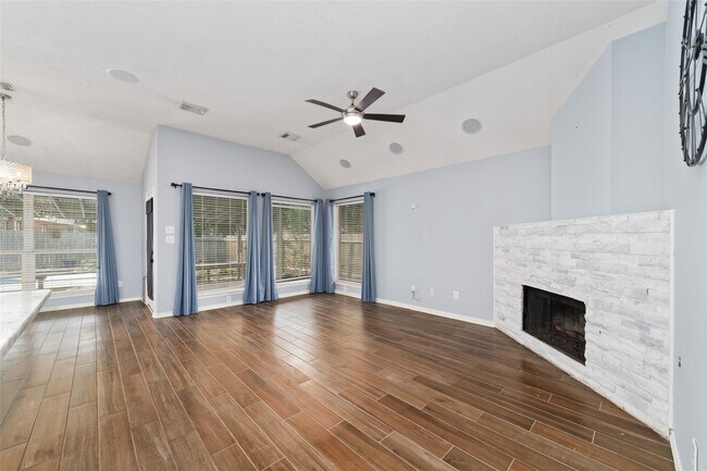 Building Photo - 10302 Rudolph Ct